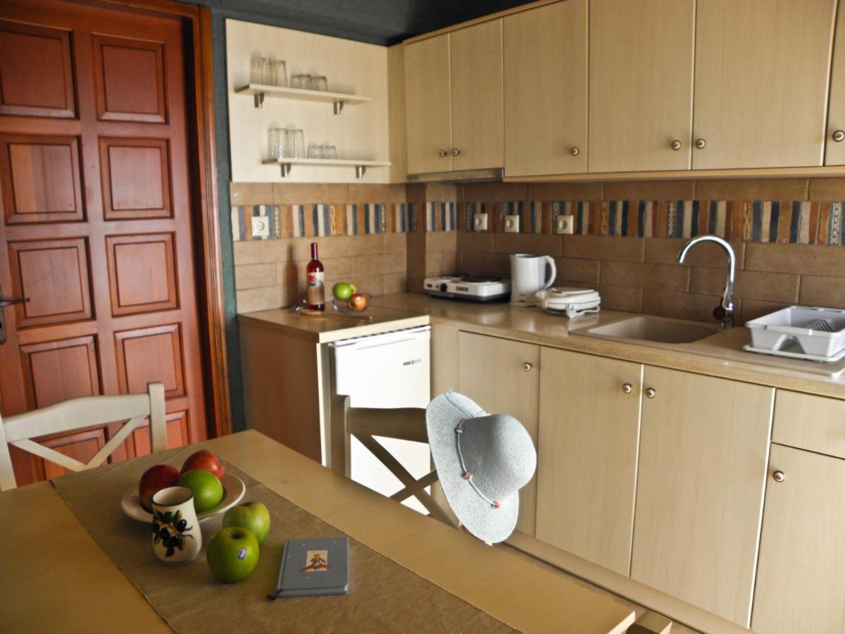 Irilena Studios And Apartments Lászi Kültér fotó