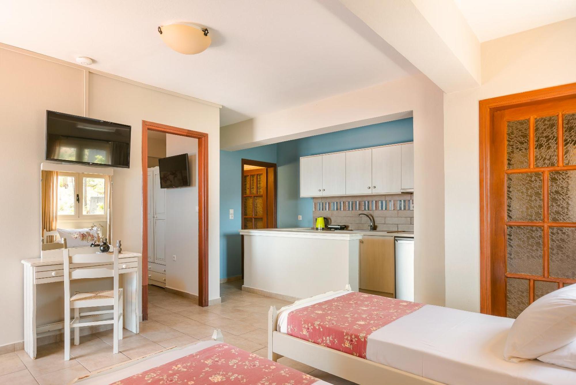 Irilena Studios And Apartments Lászi Kültér fotó